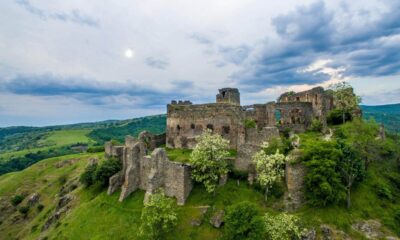 Cetatea Șoimoș: O frumusețe pe malul Mureșului